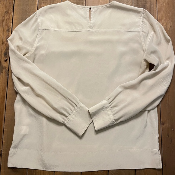 Everlane Silk top in off white - Picture 3 of 9